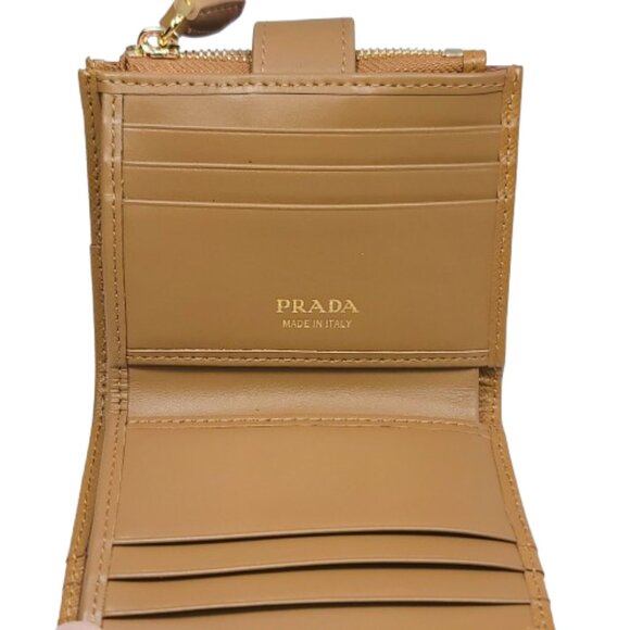 Prada Logo Plaque Bi-Fold Leather Card Holder - Wallet - Picture 6 of 7